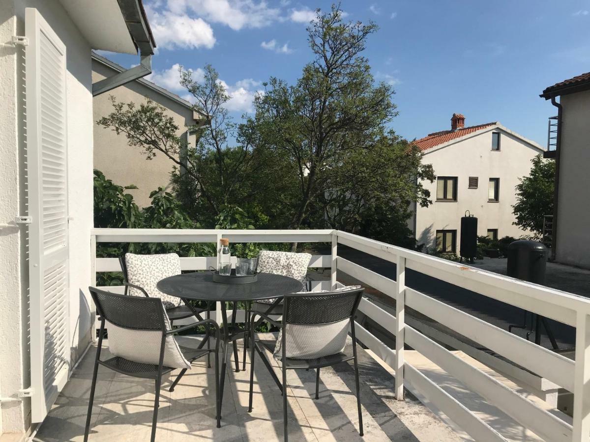 N&N Apartments Jadranovo Exterior photo